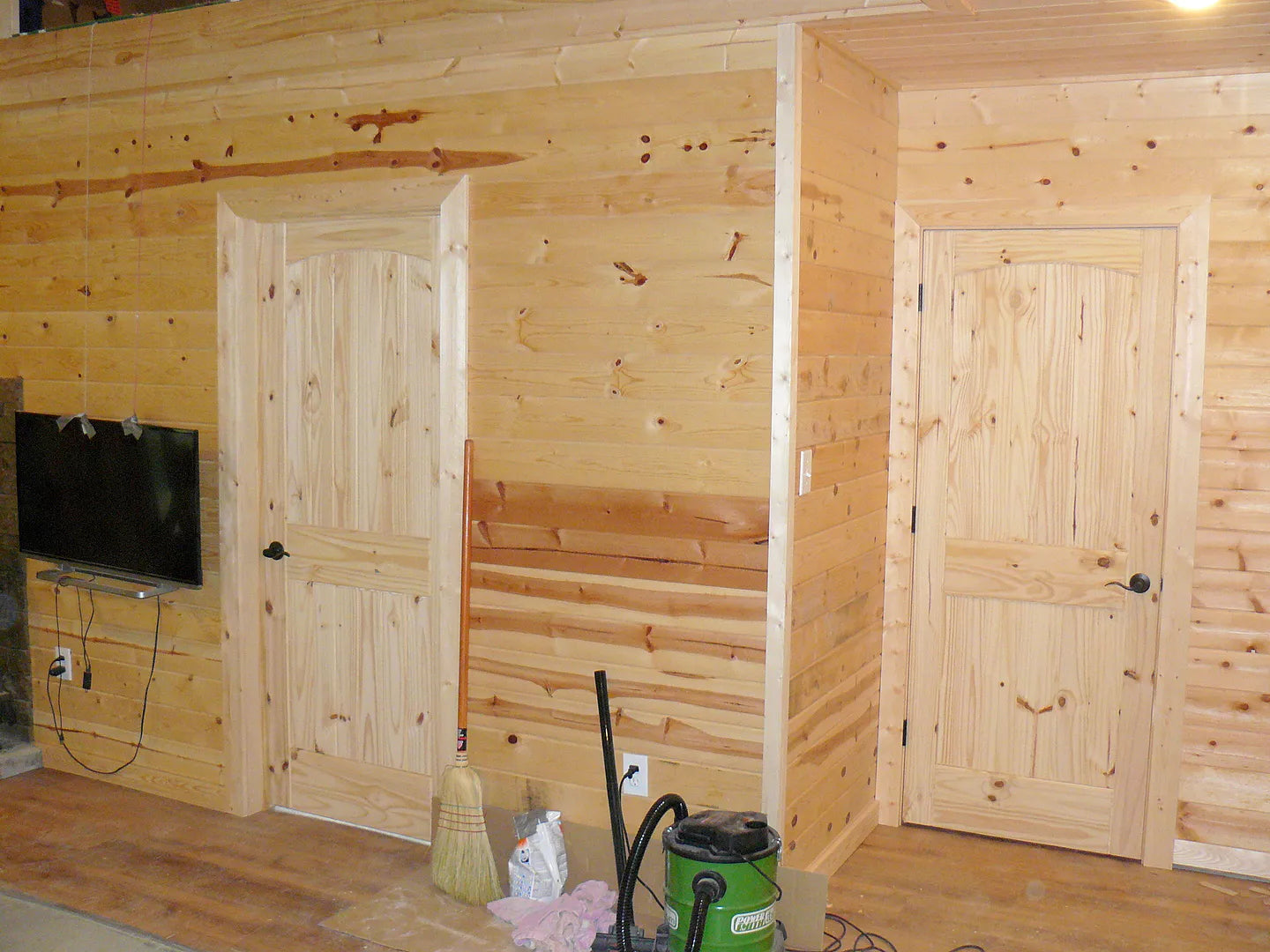 2 Panel Arch Top V-Groove Knotty Pine Wood Interior Door - Image 7