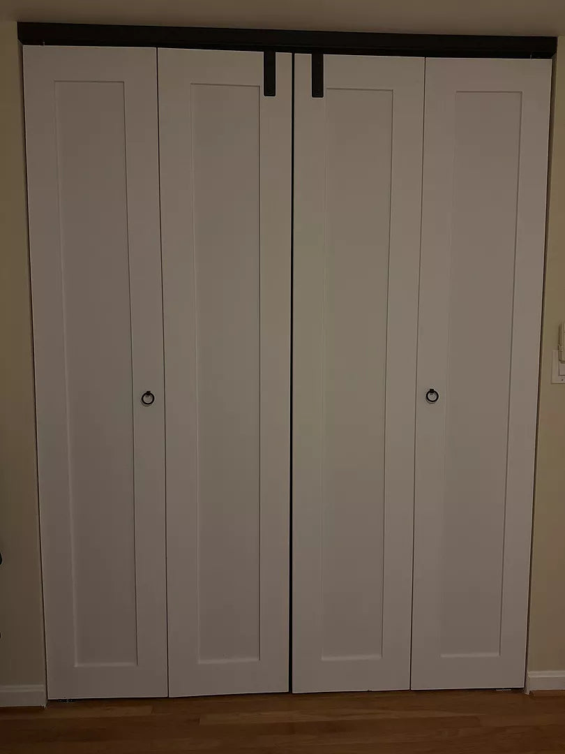 Single Panel Shaker Style Pine Wood Bifold Door (Primed) - Image 2